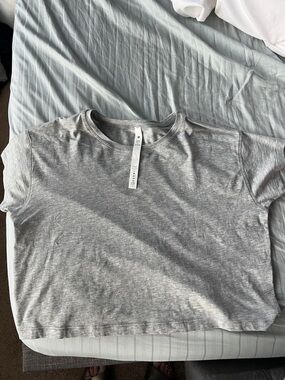 lululemon athletica Heather Gray Cropped Tee